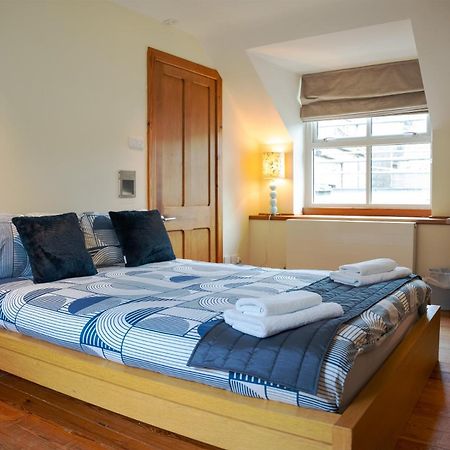 2 Bedroom Characterful Semi-Detached House, Enviably Located With Balcony And Terrace 圣安德鲁斯 外观 照片