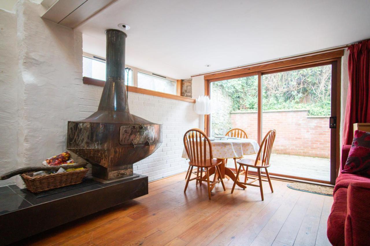 2 Bedroom Characterful Semi-Detached House, Enviably Located With Balcony And Terrace 圣安德鲁斯 外观 照片