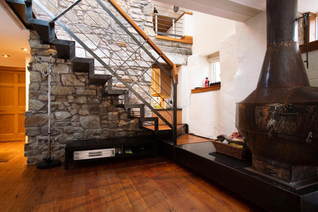 2 Bedroom Characterful Semi-Detached House, Enviably Located With Balcony And Terrace 圣安德鲁斯 外观 照片