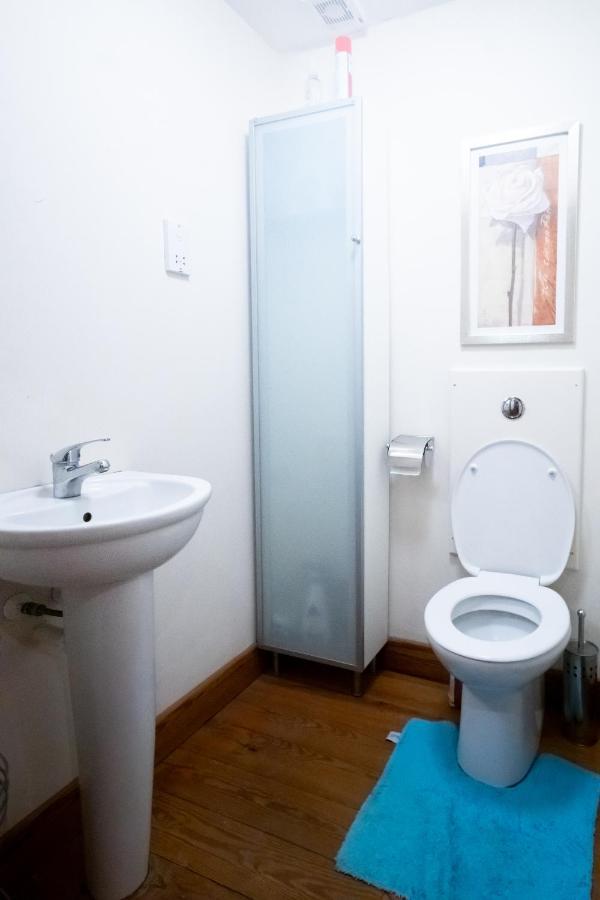 2 Bedroom Characterful Semi-Detached House, Enviably Located With Balcony And Terrace 圣安德鲁斯 外观 照片