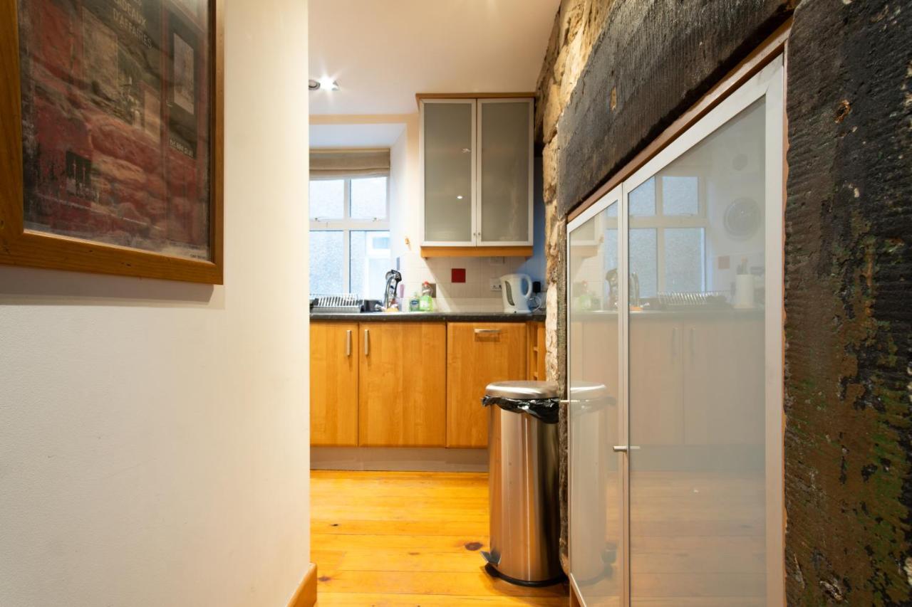 2 Bedroom Characterful Semi-Detached House, Enviably Located With Balcony And Terrace 圣安德鲁斯 外观 照片